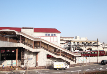 阪急京都線「桂」駅：徒歩20～21分、自転車で約6分