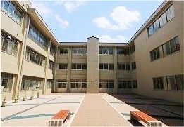 京田辺市立田辺中学校　徒歩19分～20分